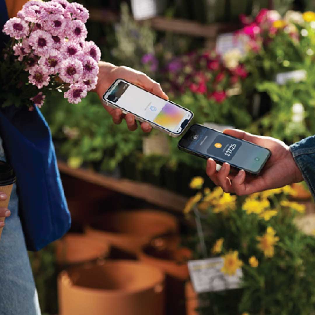 Apple empowers businesses with contactless payments through Tap to Pay feature on iPhone