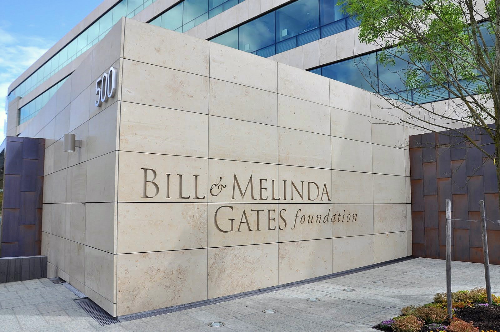 Bill and Melinda Gates Foundation rewards two Nigerian AI innovators 