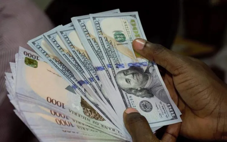 Nigeria stops cash payments for foreign travels