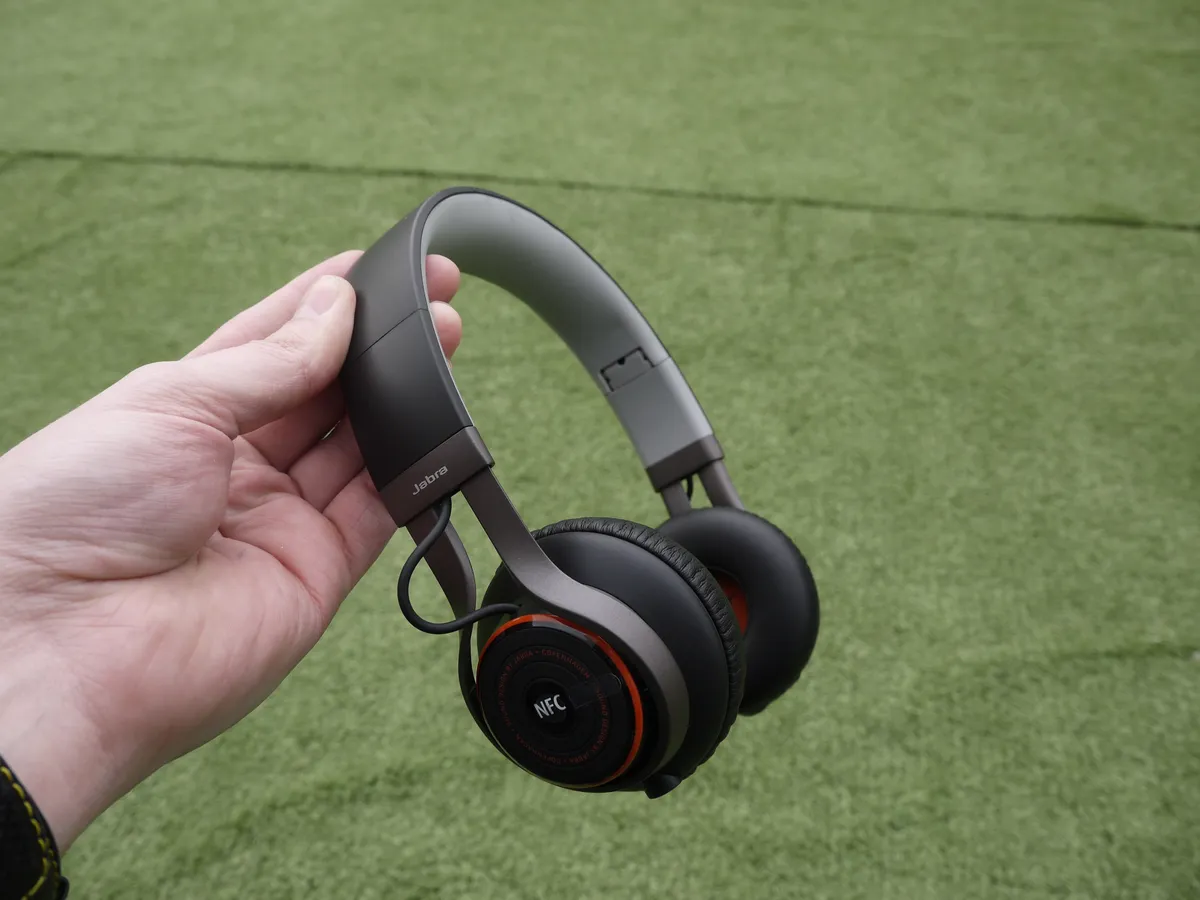 Discover the magic of Jabra AI headphones