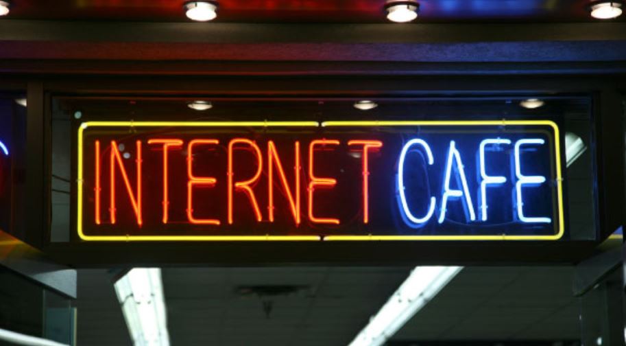 Internet cafes help Botswana close the digital divide