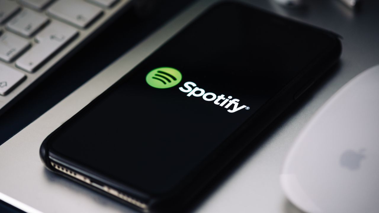 Spotify criticises Apple for breaking volume controls on iOS