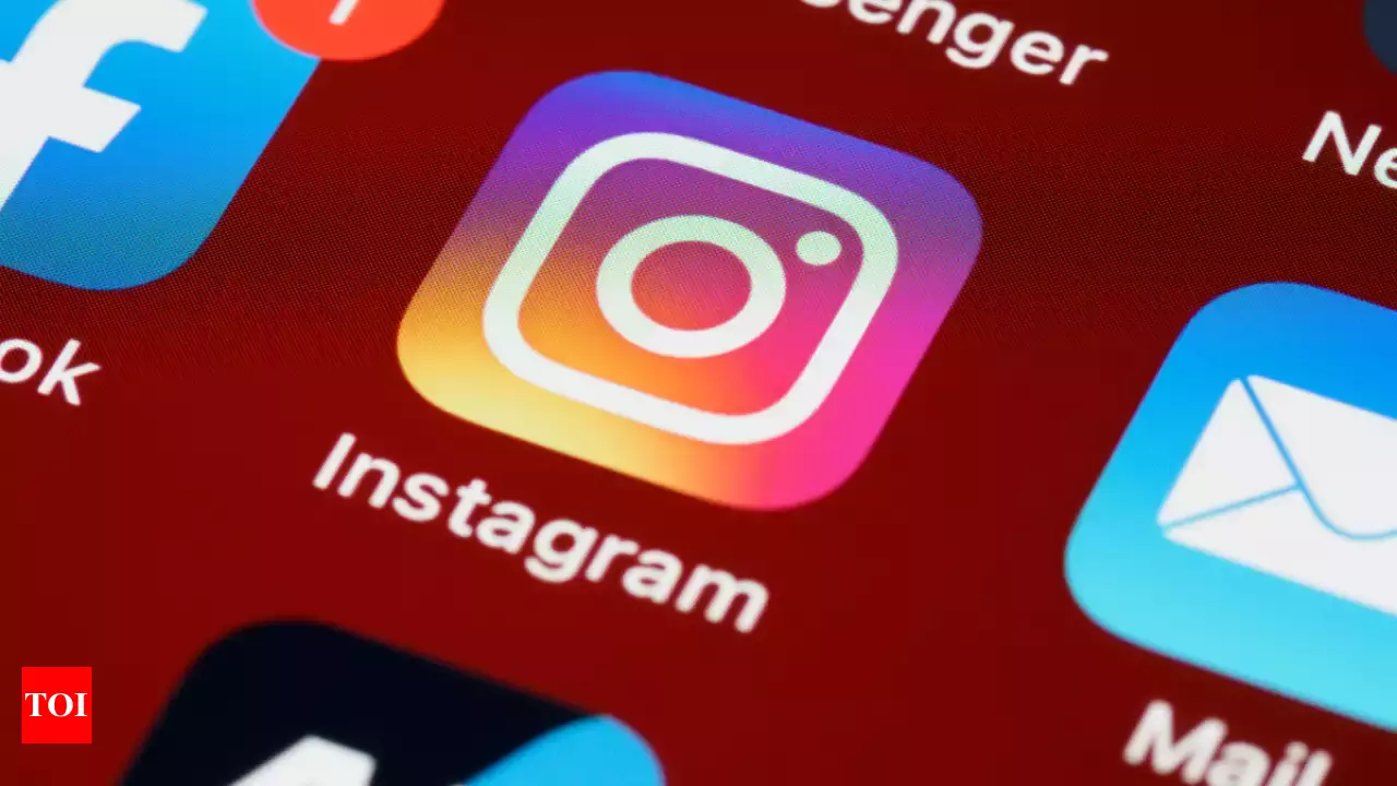 Instagram rivals Apple and Snapchat with live location sharing in DMs